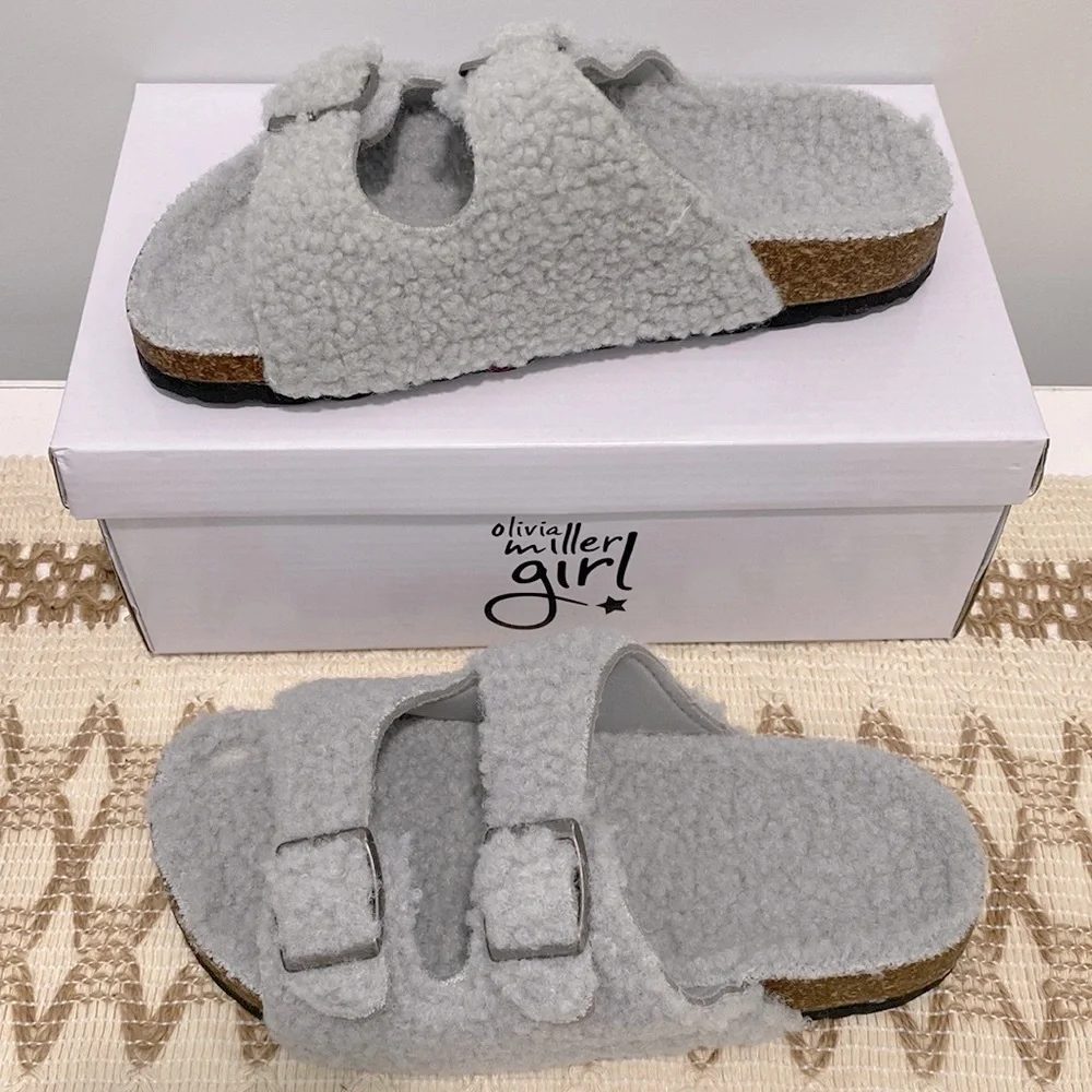 Olivia Miller Girl’s Cloud Lounge Sandals Faux Fur Gray Size 2